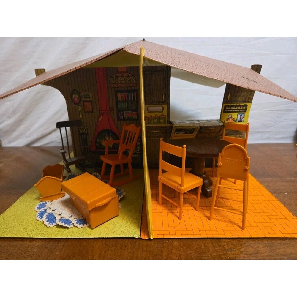 Mattel Sunshine Family Dollhouse With Living Room Kitchen Furniture 1970s Vntg